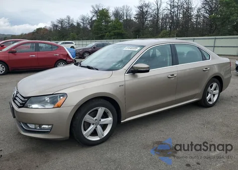 2015 Volkswagen Passat S из США, поврежденный, VIN 1VWAT7A35FC110544